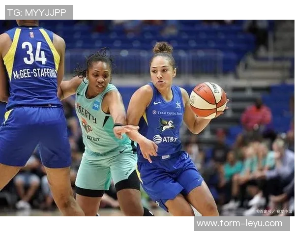 风暴与自由人精彩对决视频回顾赛场上的激情与策略碰撞